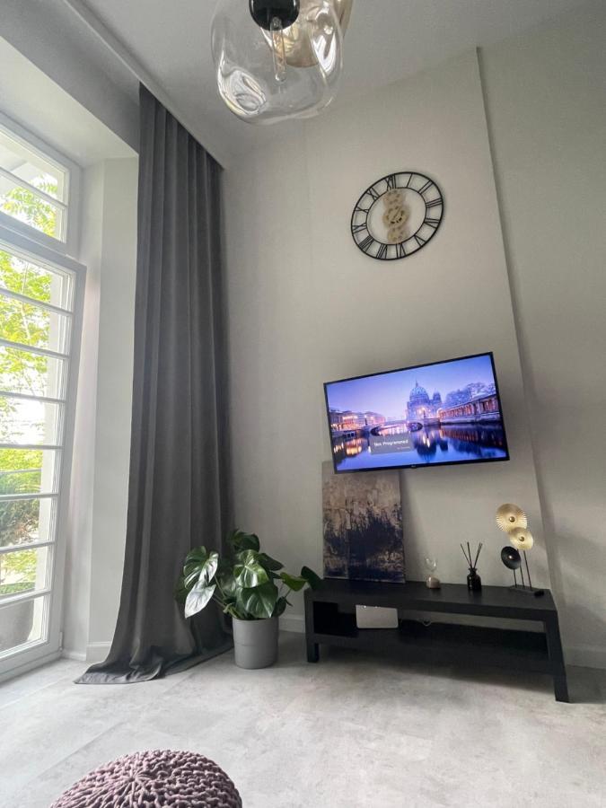 Przy Bulwarze - By The River Apartment Wroclaw Bagian luar foto